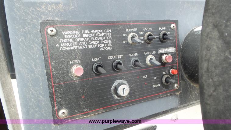 image for item L2059 1985 Bayliner Coutessa boat