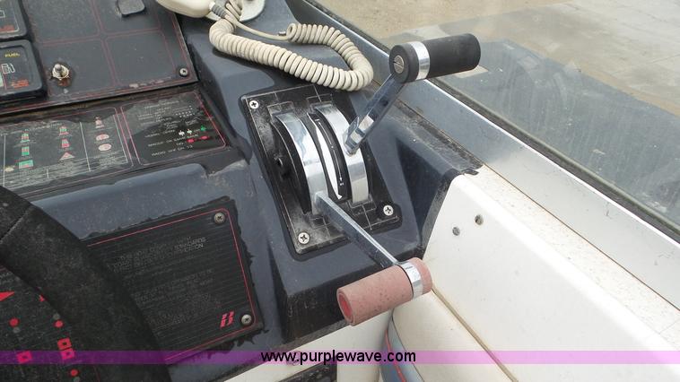 image for item L2059 1985 Bayliner Coutessa boat