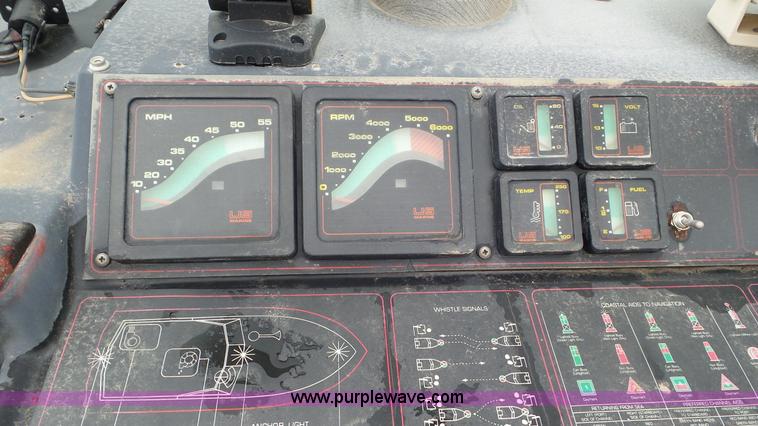 image for item L2059 1985 Bayliner Coutessa boat