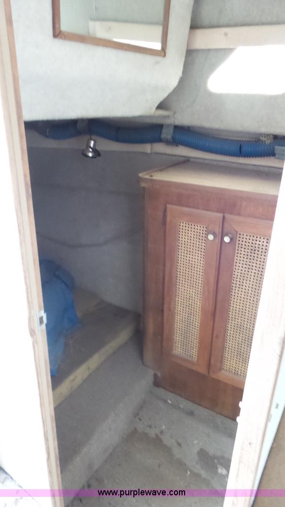 image for item L2059 1985 Bayliner Coutessa boat