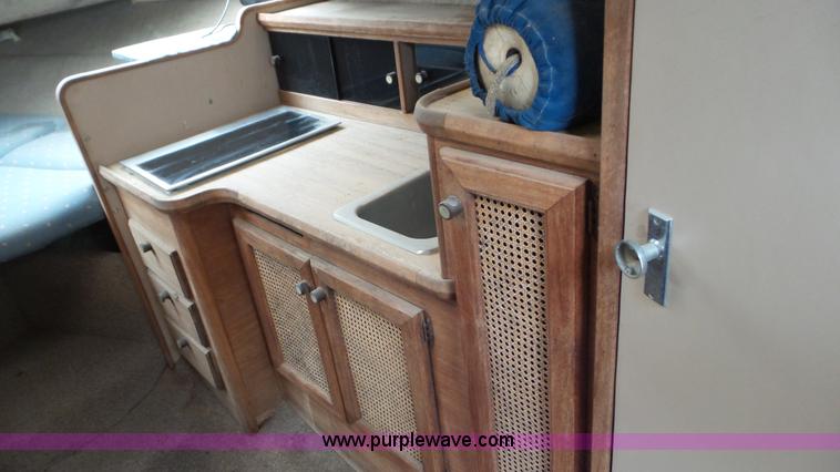 image for item L2059 1985 Bayliner Coutessa boat