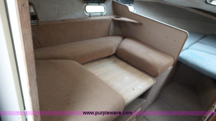 image for item L2059 1985 Bayliner Coutessa boat