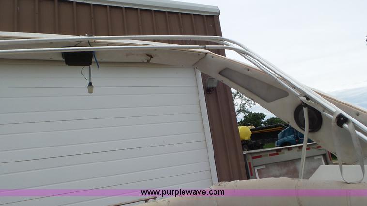 image for item L2059 1985 Bayliner Coutessa boat