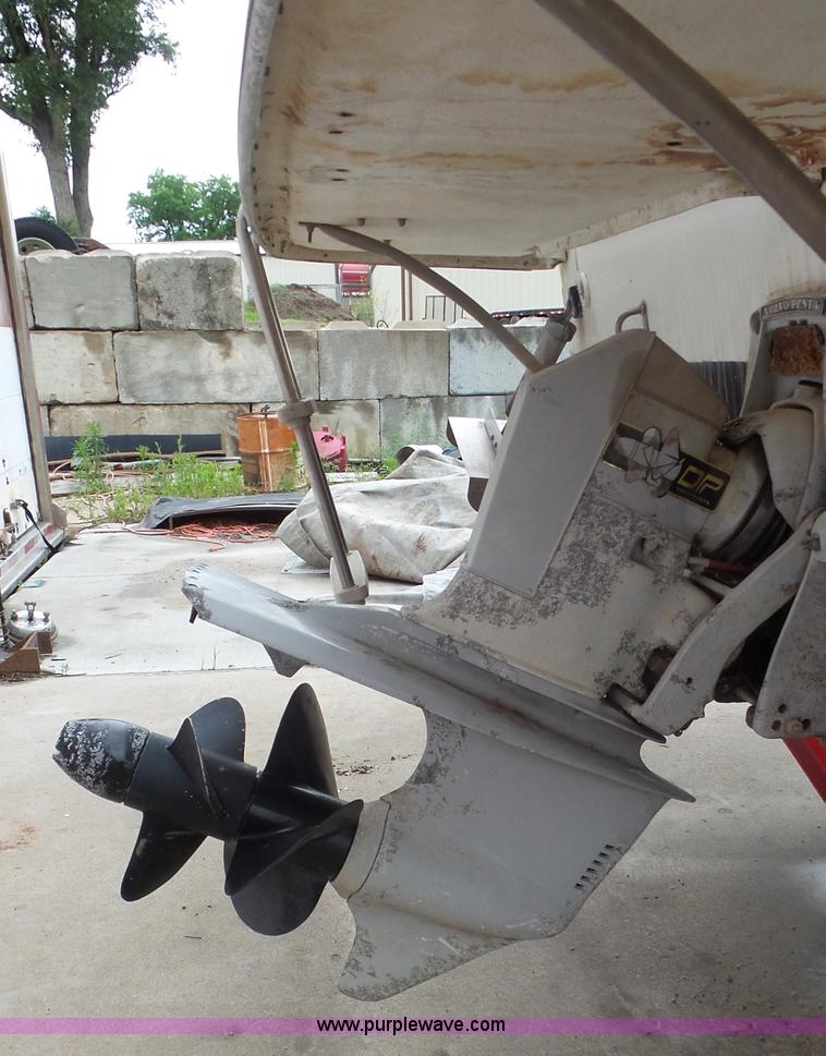 image for item L2059 1985 Bayliner Coutessa boat