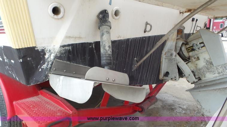 image for item L2059 1985 Bayliner Coutessa boat