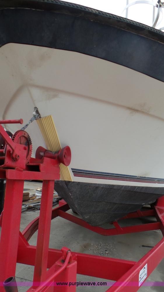 image for item L2059 1985 Bayliner Coutessa boat