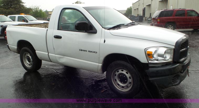 image for item L2072 2007 Dodge Ram 1500 pickup truck
