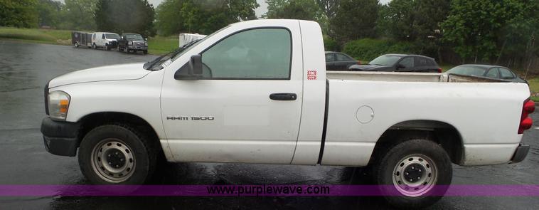 image for item L2072 2007 Dodge Ram 1500 pickup truck