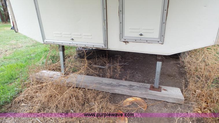 image for item L2155 1989 Hallmark camper