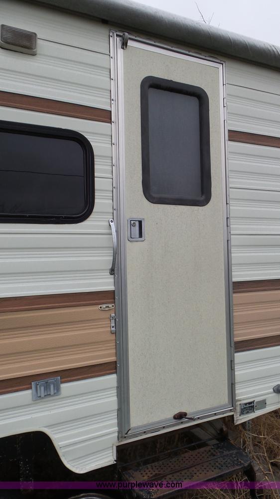 image for item L2155 1989 Hallmark camper