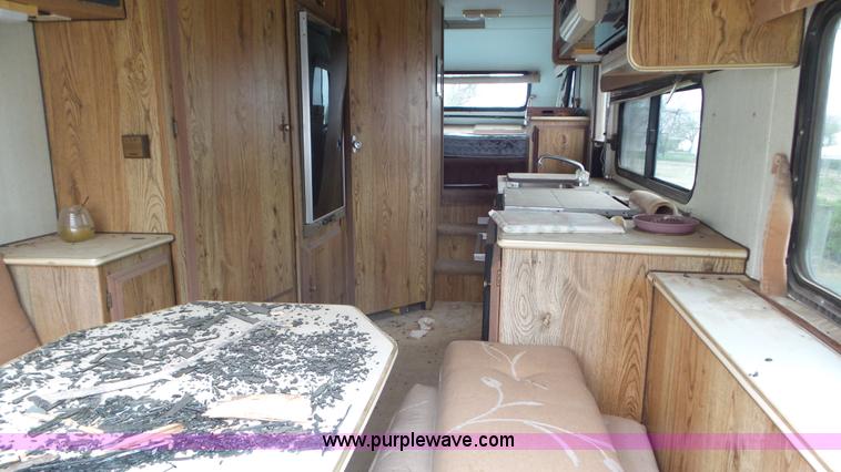 image for item L2155 1989 Hallmark camper