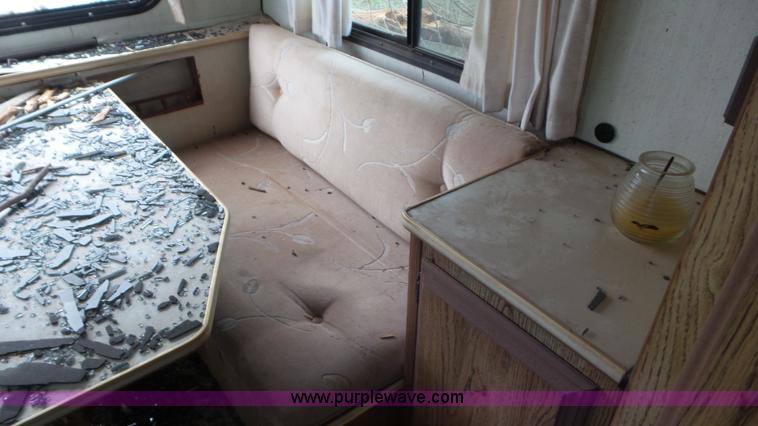 image for item L2155 1989 Hallmark camper