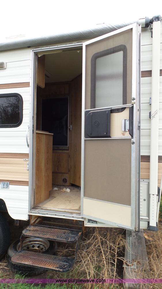 image for item L2155 1989 Hallmark camper