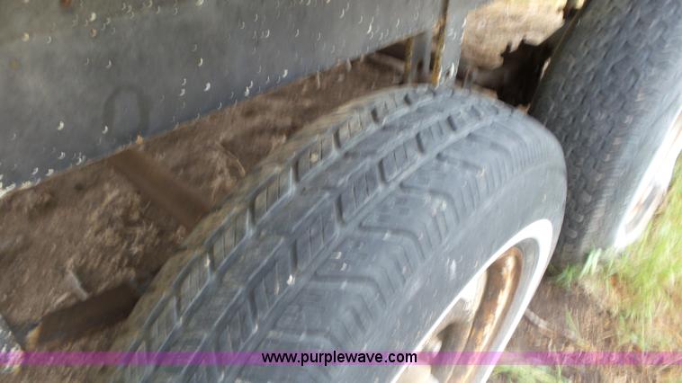 image for item L2155 1989 Hallmark camper