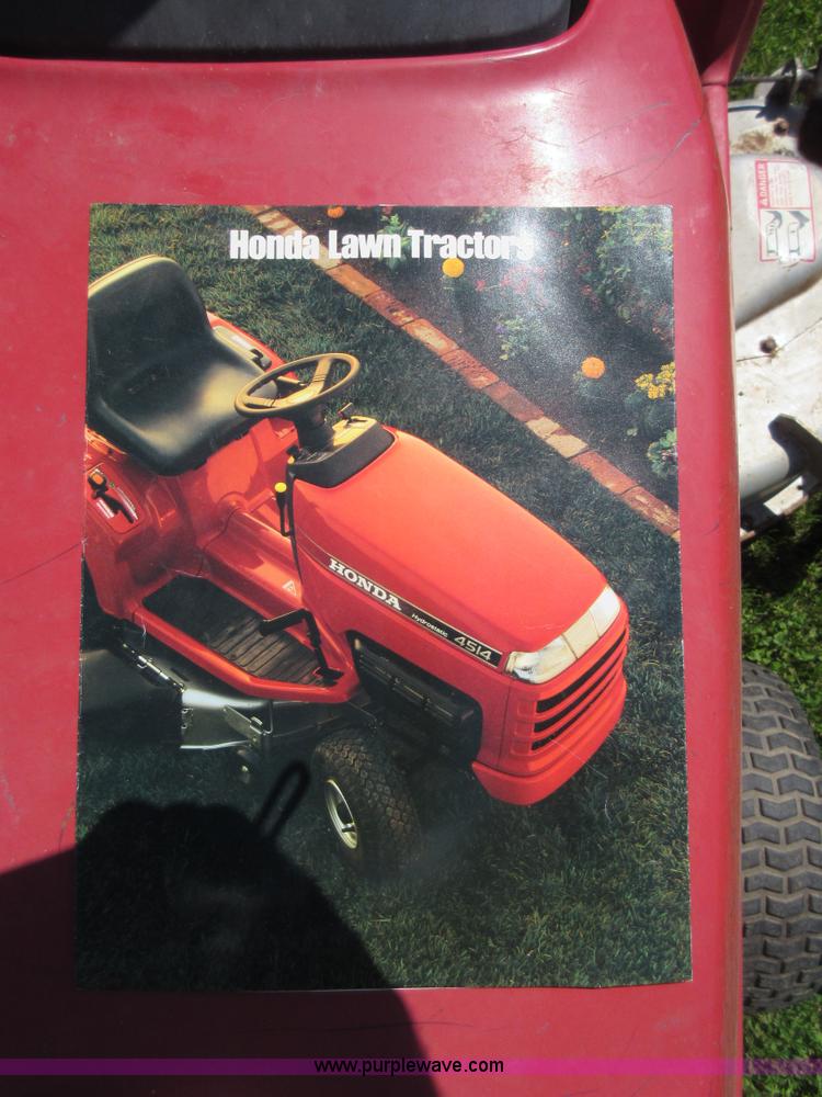 Honda 4518 lawn mower in Oak Grove, MO Item L2783 sold Purple Wave