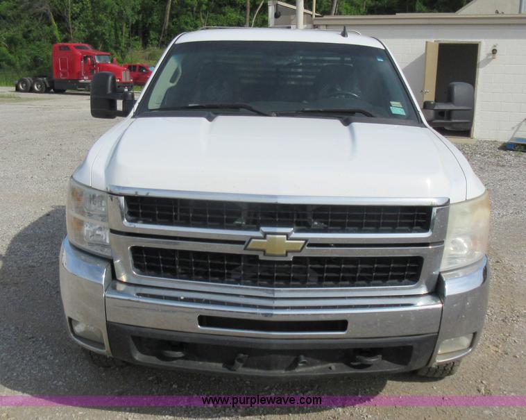 image for item L2793 2007 Chevrolet Silverado 2500 HD Ext. Cab pickup truck
