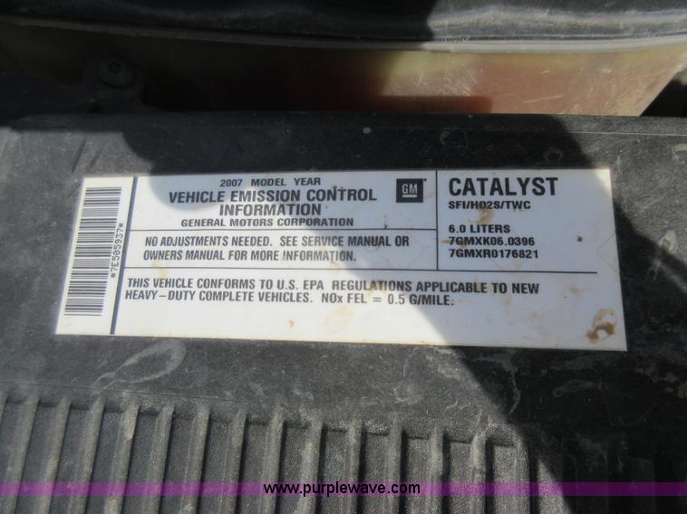 image for item L2793 2007 Chevrolet Silverado 2500 HD Ext. Cab pickup truck