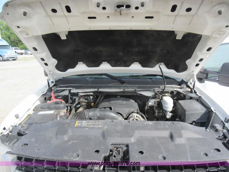 image for item L2793 2007 Chevrolet Silverado 2500 HD Ext. Cab pickup truck