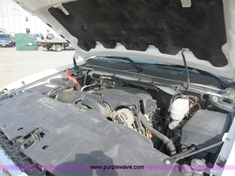 image for item L2793 2007 Chevrolet Silverado 2500 HD Ext. Cab pickup truck