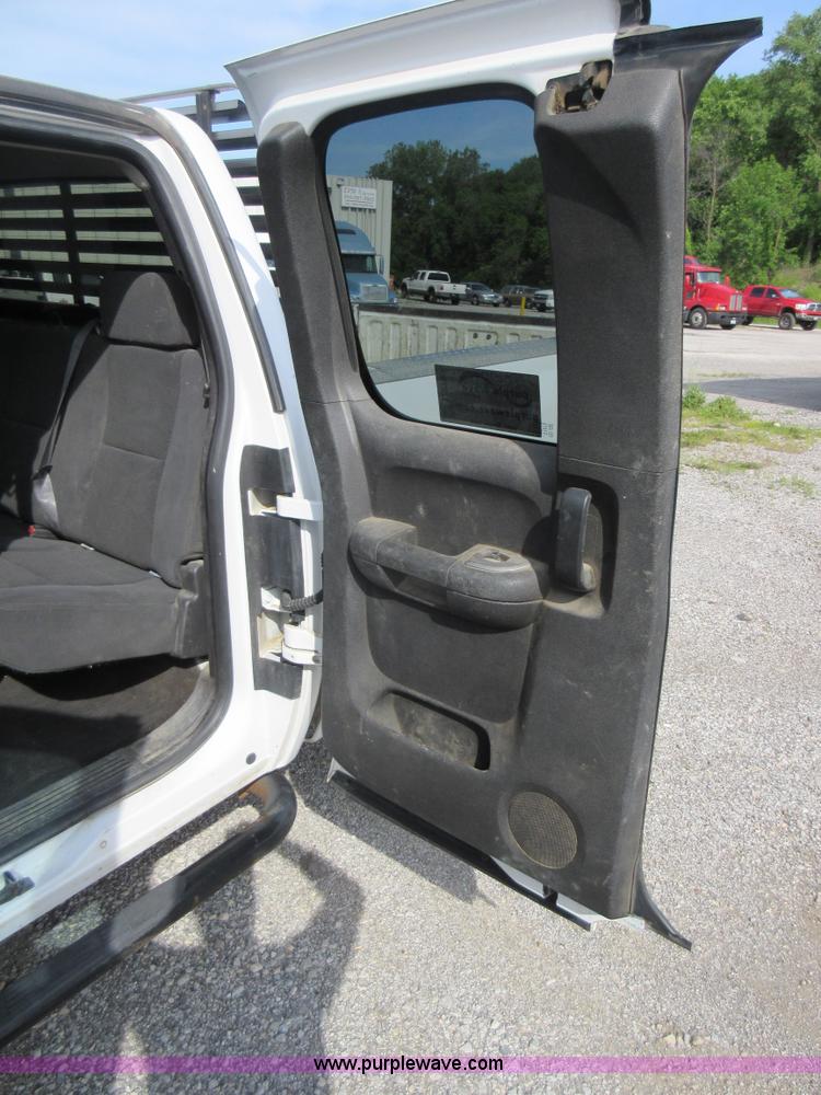 image for item L2793 2007 Chevrolet Silverado 2500 HD Ext. Cab pickup truck