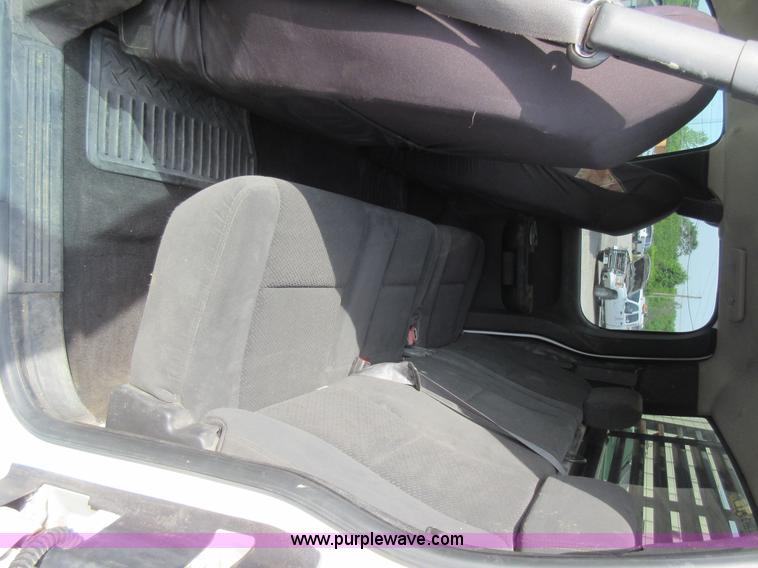 image for item L2793 2007 Chevrolet Silverado 2500 HD Ext. Cab pickup truck