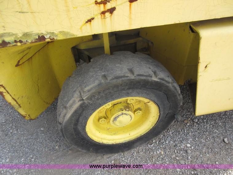 image for item L2798 Hyster 110 forklift