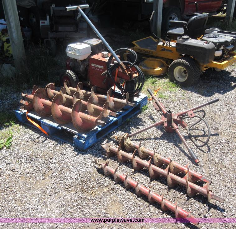 image for item L2816 Little Beaver post hole auger