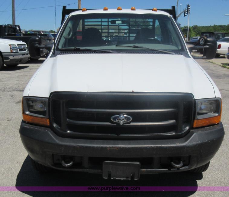 image for item L2828 2000 Ford F350 Super Duty flatbed pickup truck