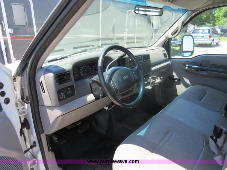 image for item L2828 2000 Ford F350 Super Duty flatbed pickup truck