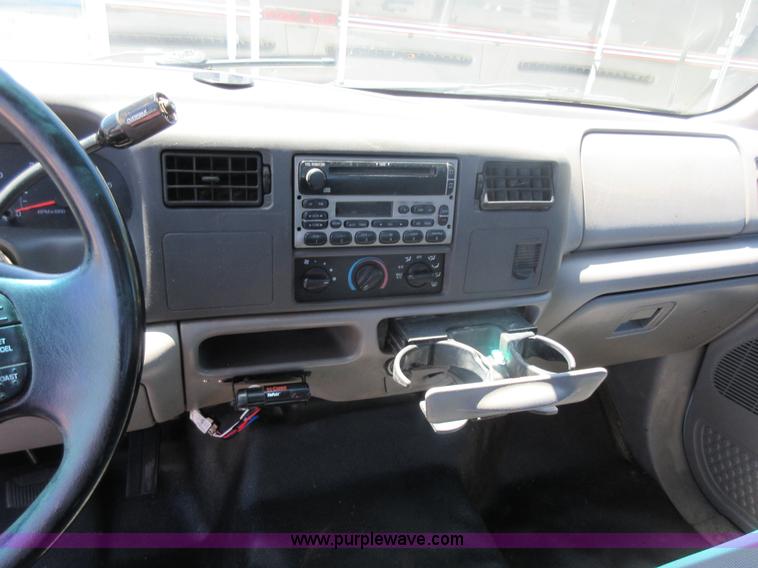 image for item L2828 2000 Ford F350 Super Duty flatbed pickup truck