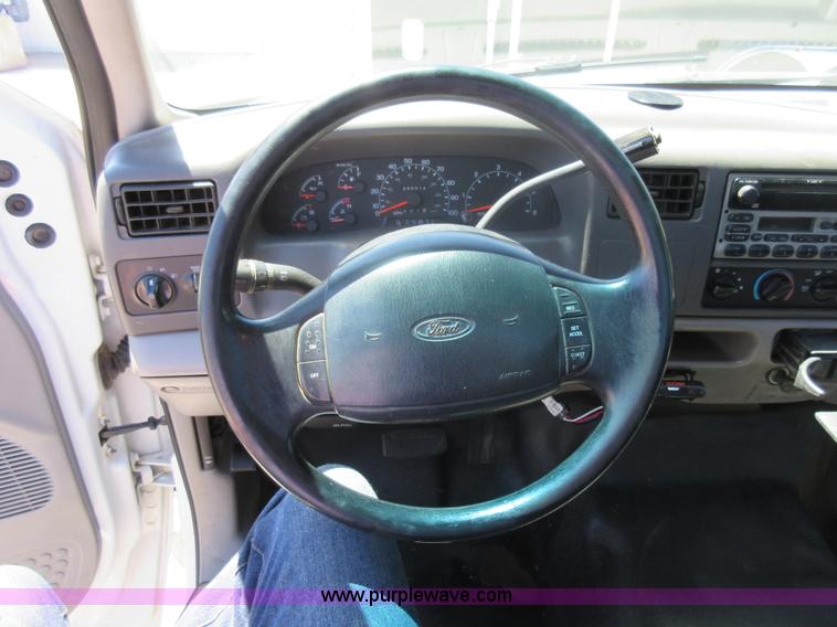 image for item L2828 2000 Ford F350 Super Duty flatbed pickup truck