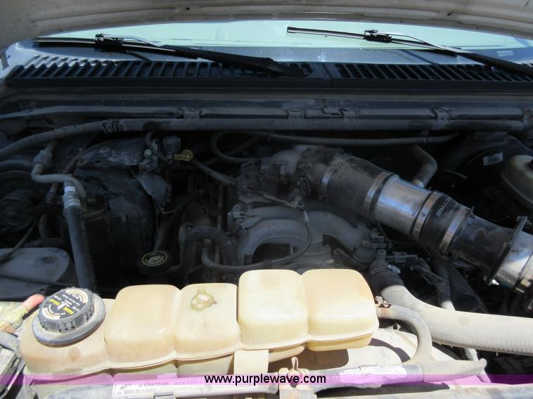 image for item L2828 2000 Ford F350 Super Duty flatbed pickup truck