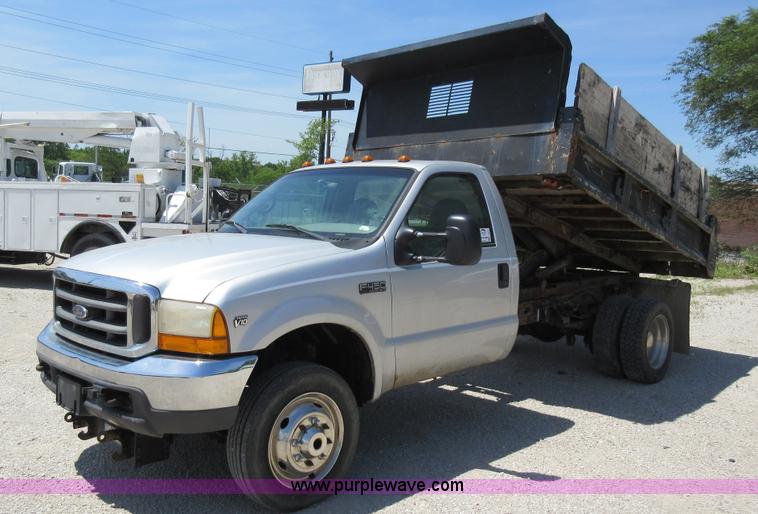 image for item L2831 2000 Ford F450 Super Duty dump truck