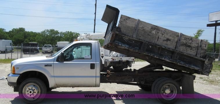 image for item L2831 2000 Ford F450 Super Duty dump truck