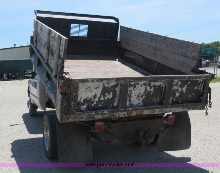 image for item L2831 2000 Ford F450 Super Duty dump truck