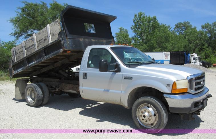 image for item L2831 2000 Ford F450 Super Duty dump truck