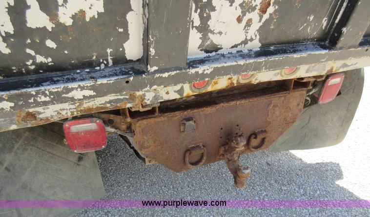 image for item L2831 2000 Ford F450 Super Duty dump truck