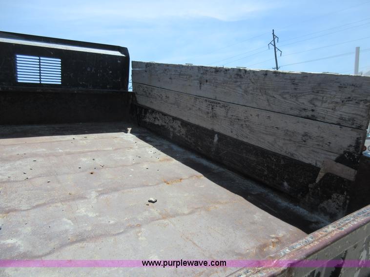 image for item L2831 2000 Ford F450 Super Duty dump truck