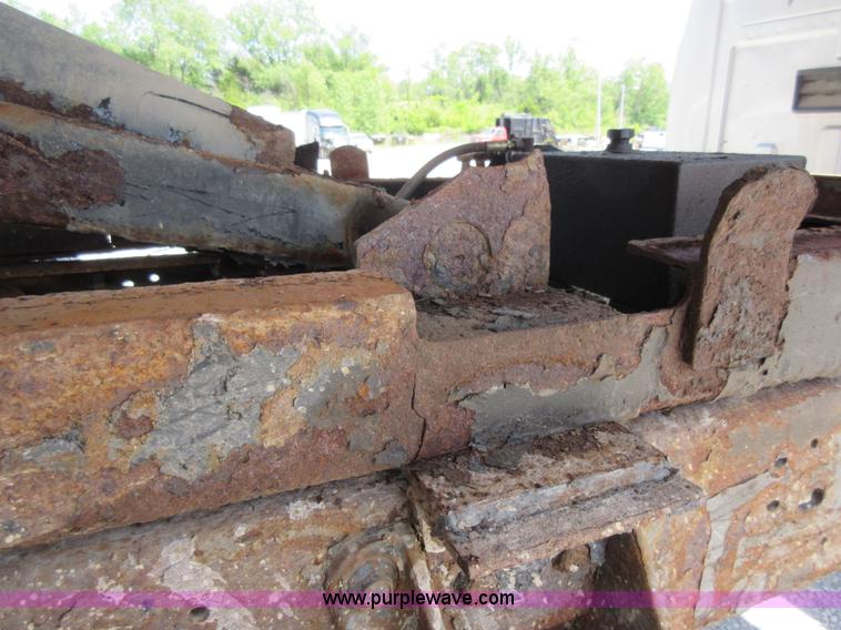 image for item L2831 2000 Ford F450 Super Duty dump truck