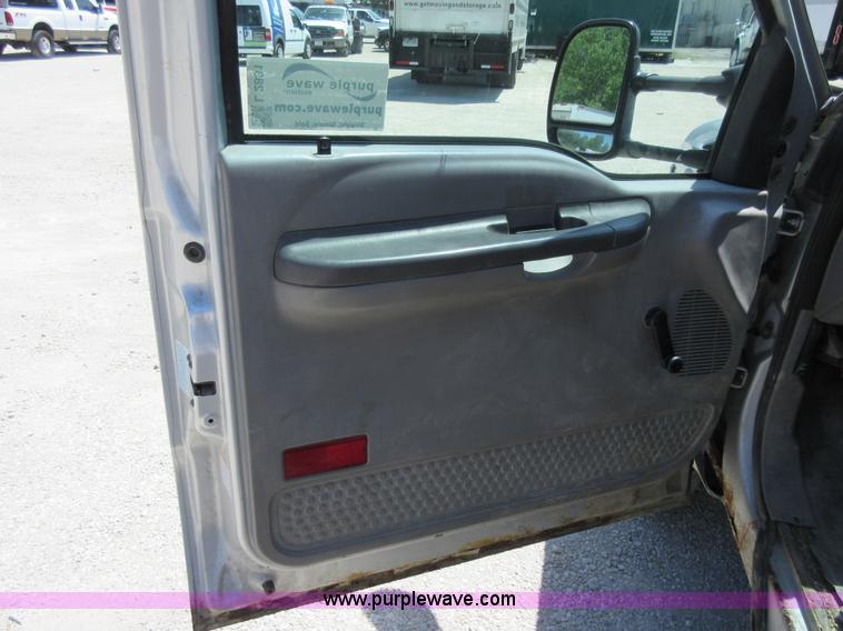 image for item L2831 2000 Ford F450 Super Duty dump truck