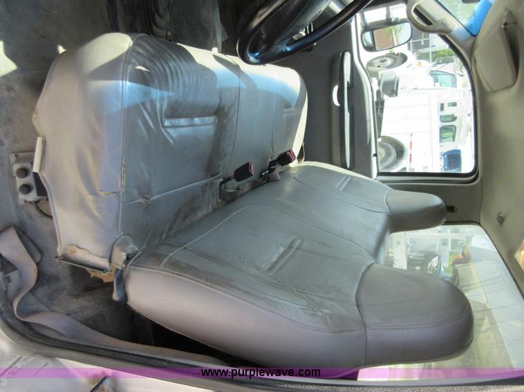 image for item L2831 2000 Ford F450 Super Duty dump truck