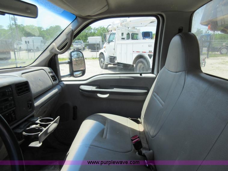 image for item L2831 2000 Ford F450 Super Duty dump truck