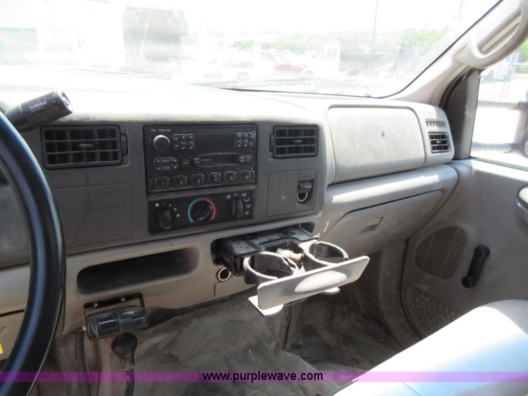 image for item L2831 2000 Ford F450 Super Duty dump truck