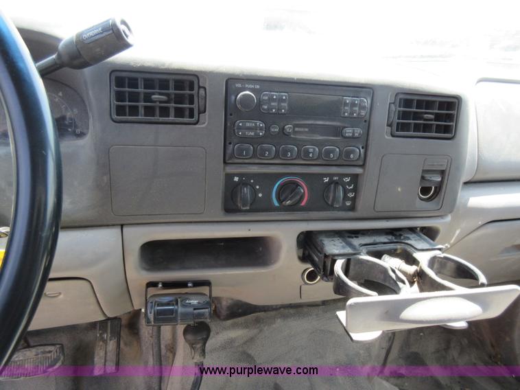 image for item L2831 2000 Ford F450 Super Duty dump truck