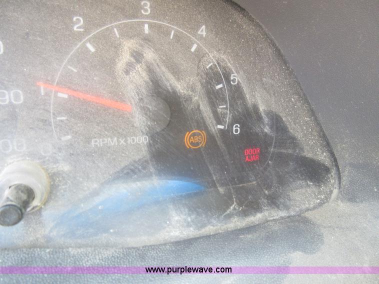 image for item L2831 2000 Ford F450 Super Duty dump truck