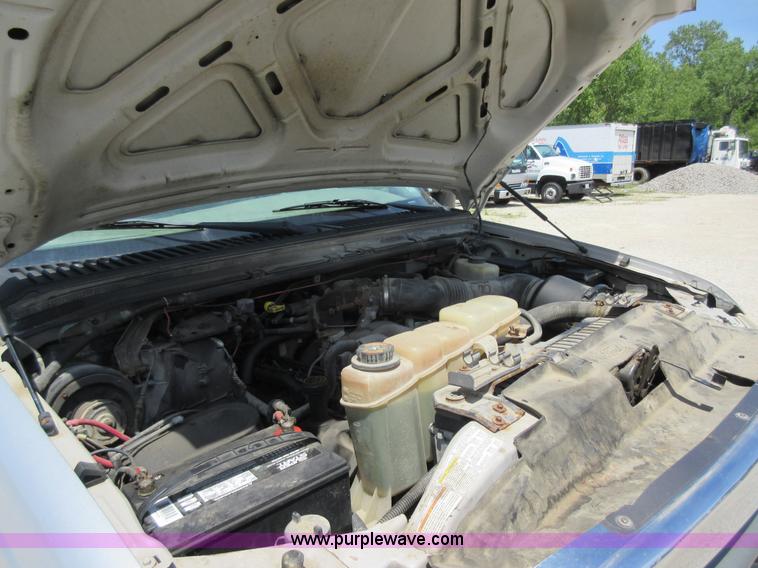 image for item L2831 2000 Ford F450 Super Duty dump truck