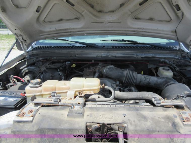 image for item L2831 2000 Ford F450 Super Duty dump truck