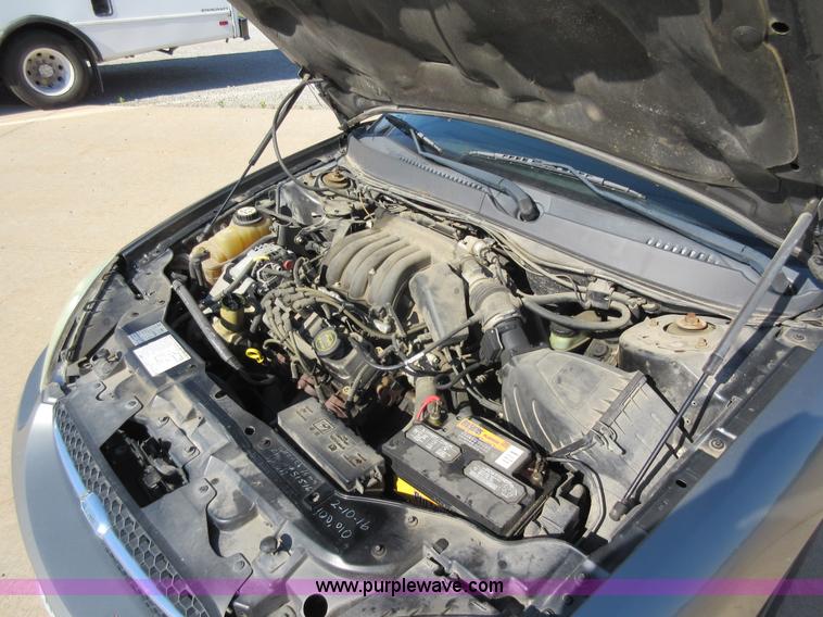 image for item L2832 2003 Ford Taurus SE