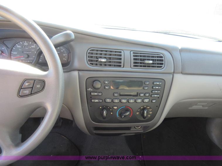 image for item L2832 2003 Ford Taurus SE