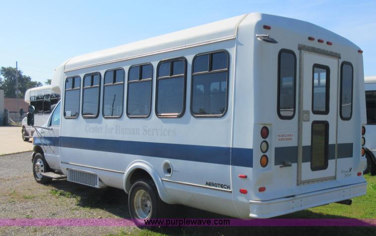 image for item L2833 1999 Ford Econoline E450 shuttle bus